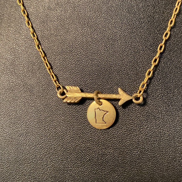 Arrow Minnesota MN state charm necklace Simple Elegant Gold Tone Necklace walz - Picture 6 of 13